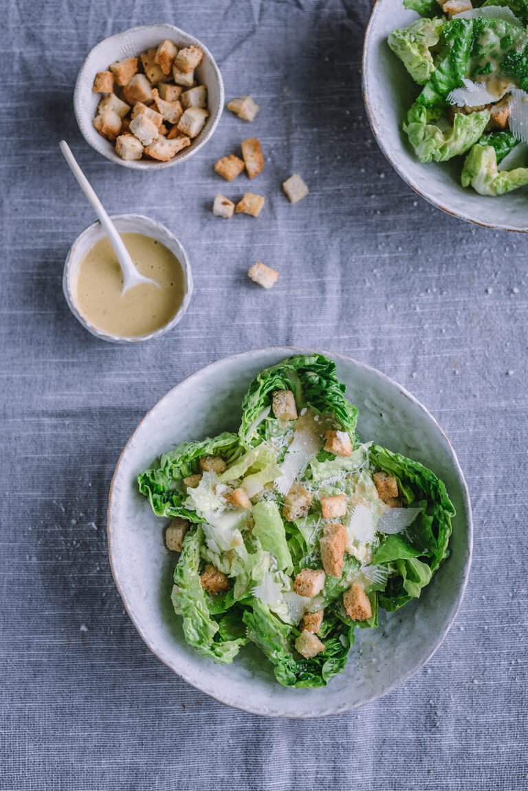 Qué nos aporta la ensalada César: Beneficios y nutrientes esenciales