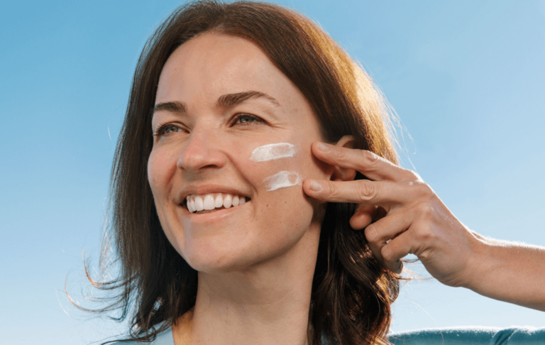 Cómo combinar protector solar y base de maquillaje correctamente