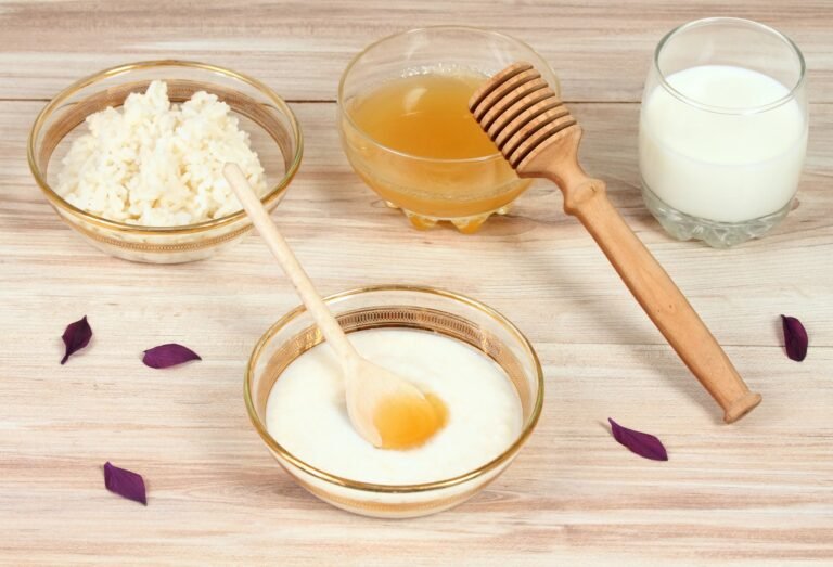 Cómo aclarar la piel con arroz y miel