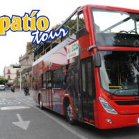 autobus-turistico-recorriendo-las-calles-de-guadalajara