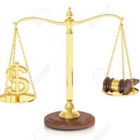 balanza-de-la-justicia-y-dinero