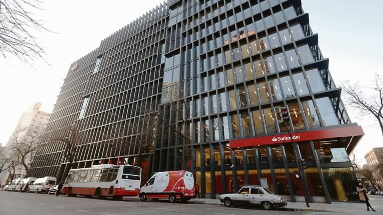 Quién gestiona los pisos del Banco Santander