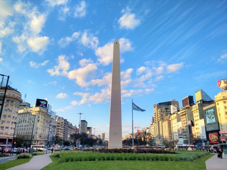 Qué lugares turísticos visitar cerca de Buenos Aires