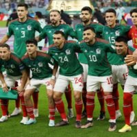 celebracion-de-equipo-mexicano-clasificando-a-octavos