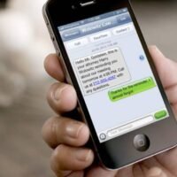celular-con-mensaje-sms-de-movistar