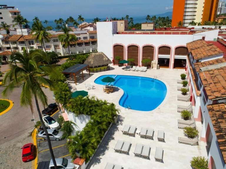 Qué servicios ofrece el Motel Gran Sol en Puerto Vallarta