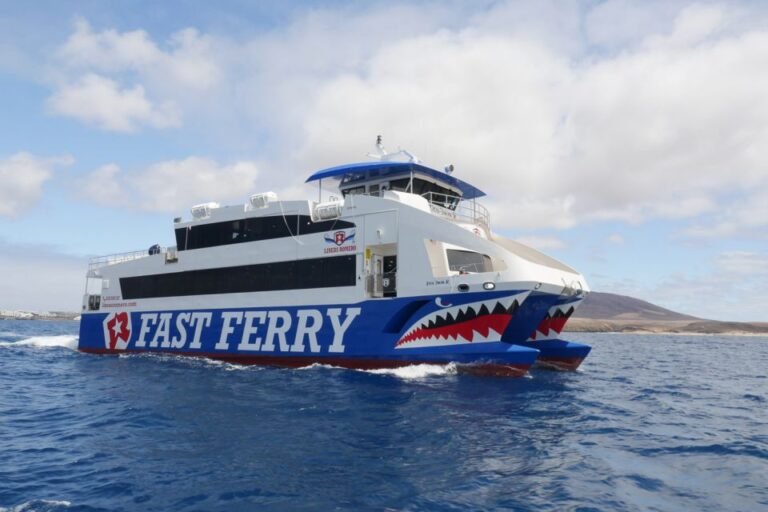 Cómo reservar ferry desde la península a Lanzarote