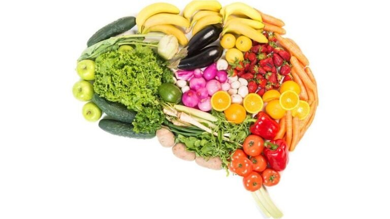 Qué alimentos y hábitos mejoran la memoria y la salud cerebral