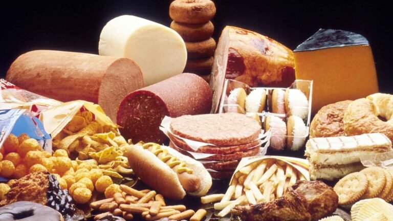 Qué alimentos debes evitar si tienes colesterol alto