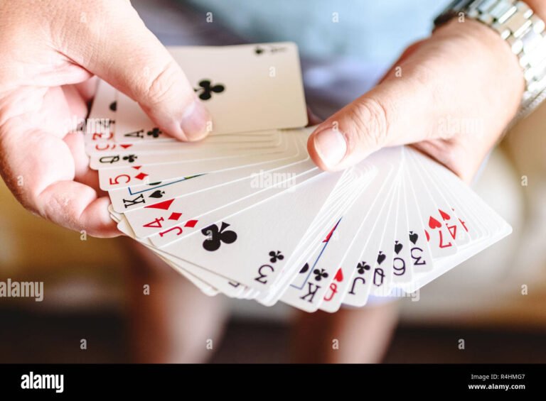Cómo aprender trucos de magia con cartas fáciles y sorprendentes