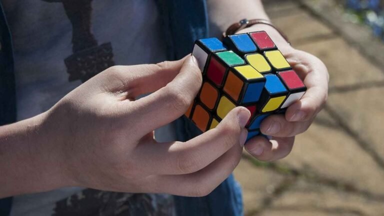 Cómo resolver el cubo de Rubik con una aplicación móvil