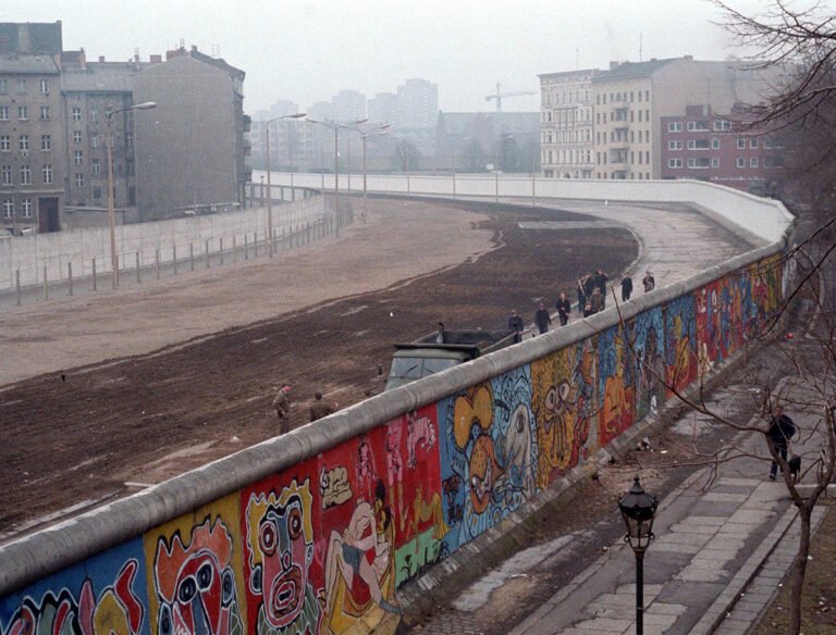 Cuándo y por qué cayó el Muro de Berlín