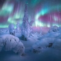 paisaje-natural-con-auroras-boreales-brillantes