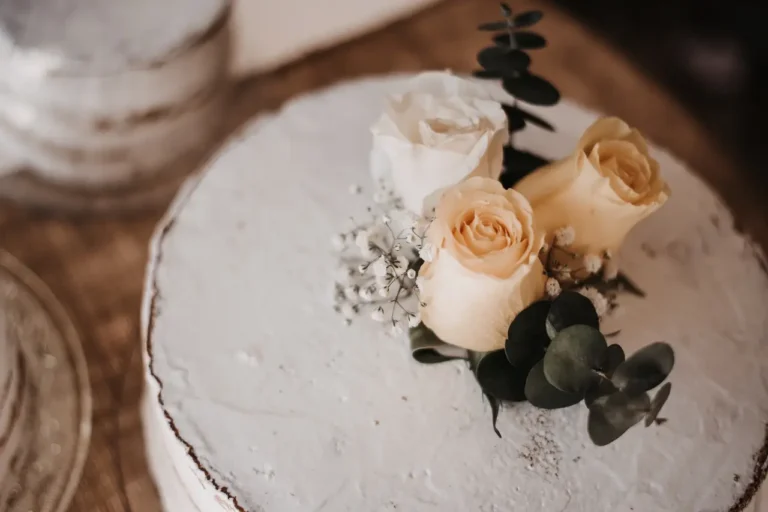 Cómo elegir pasteles para boda sencillos y elegantes