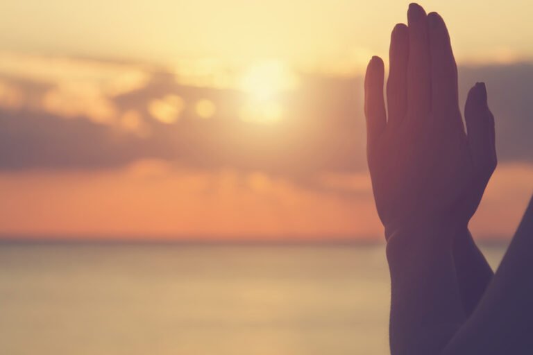 Cómo se ora a Dios correctamente: Guía práctica y consejos