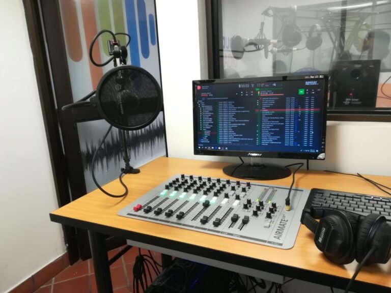 Cómo escuchar radio FM en vivo en Guadalajara