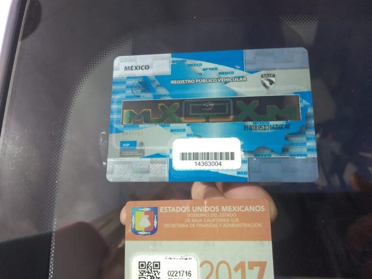 Cómo verificar placas vehiculares en REPUVE en México