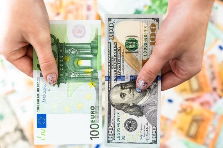 Dónde conviene cambiar dólares por euros en España