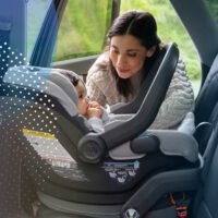 silla-para-bebe-segura-en-automovil