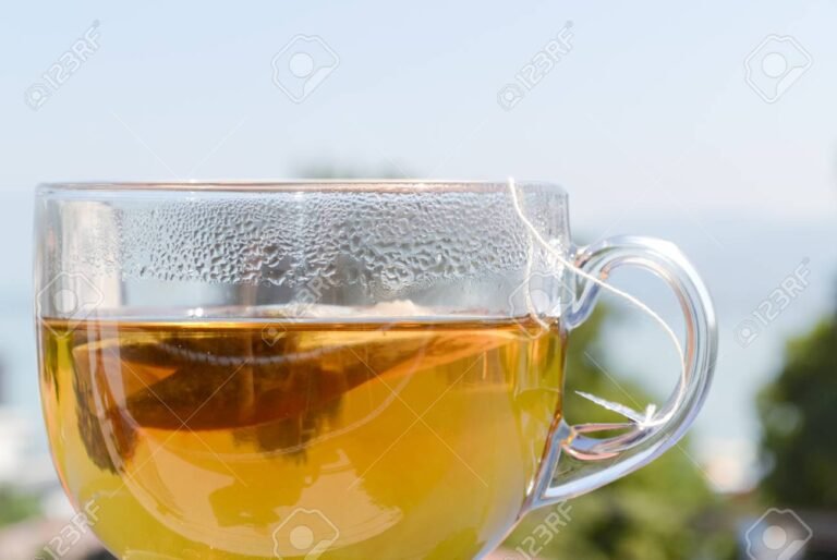 Cómo preparar té para limpiar los riñones de manera natural