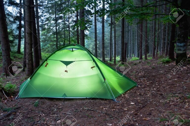 Qué llevar para acampar por primera vez: Guía esencial